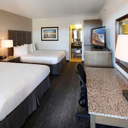 Best Western Plus Hilltop Inn Redding Exteriör bild
