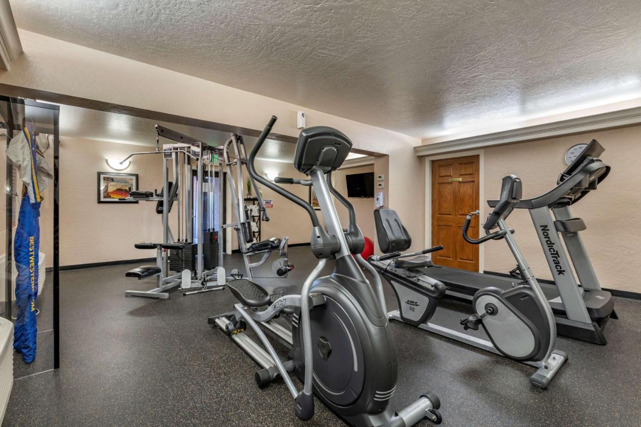 Best Western Plus Hilltop Inn Redding Exteriör bild