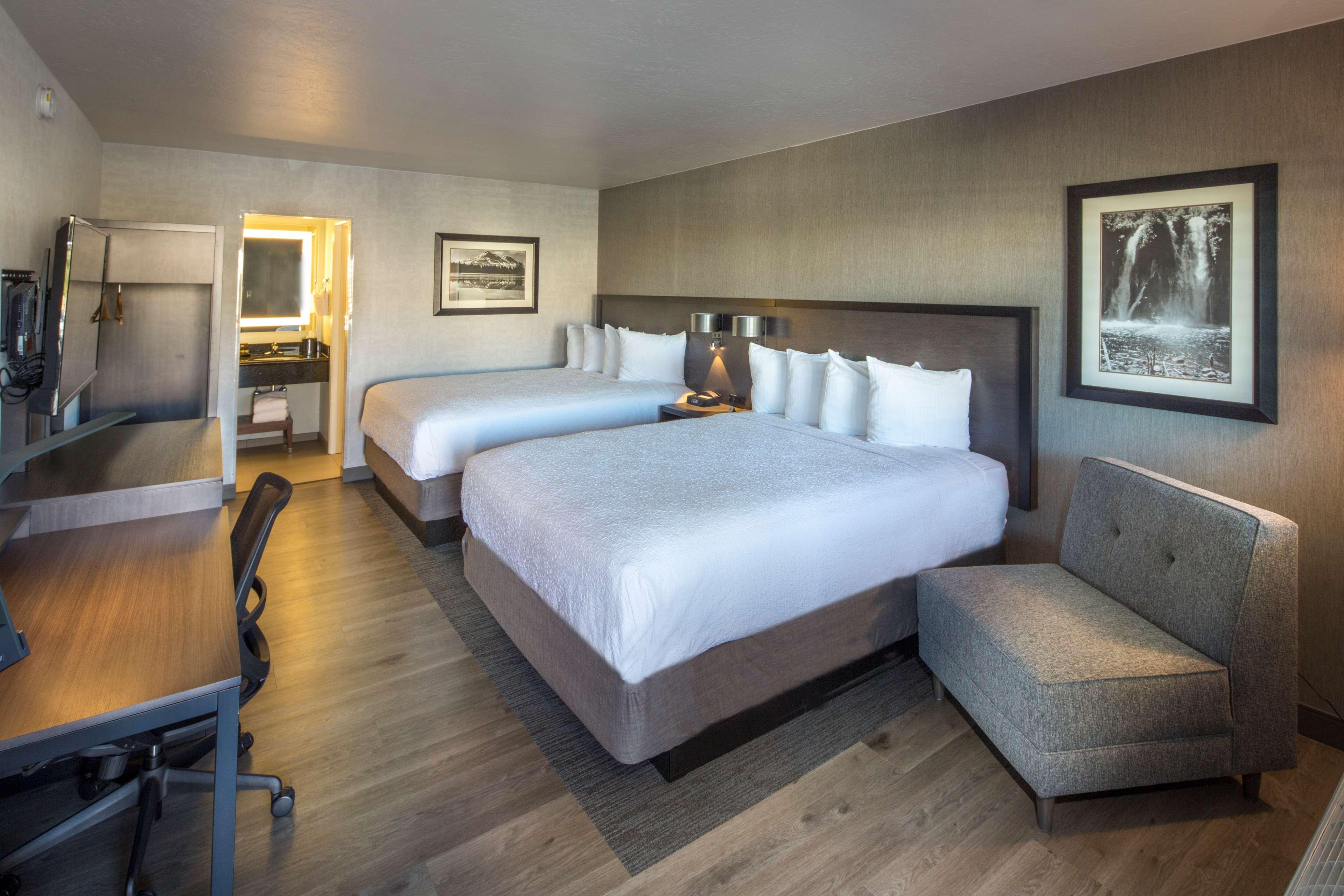 Best Western Plus Hilltop Inn Redding Exteriör bild