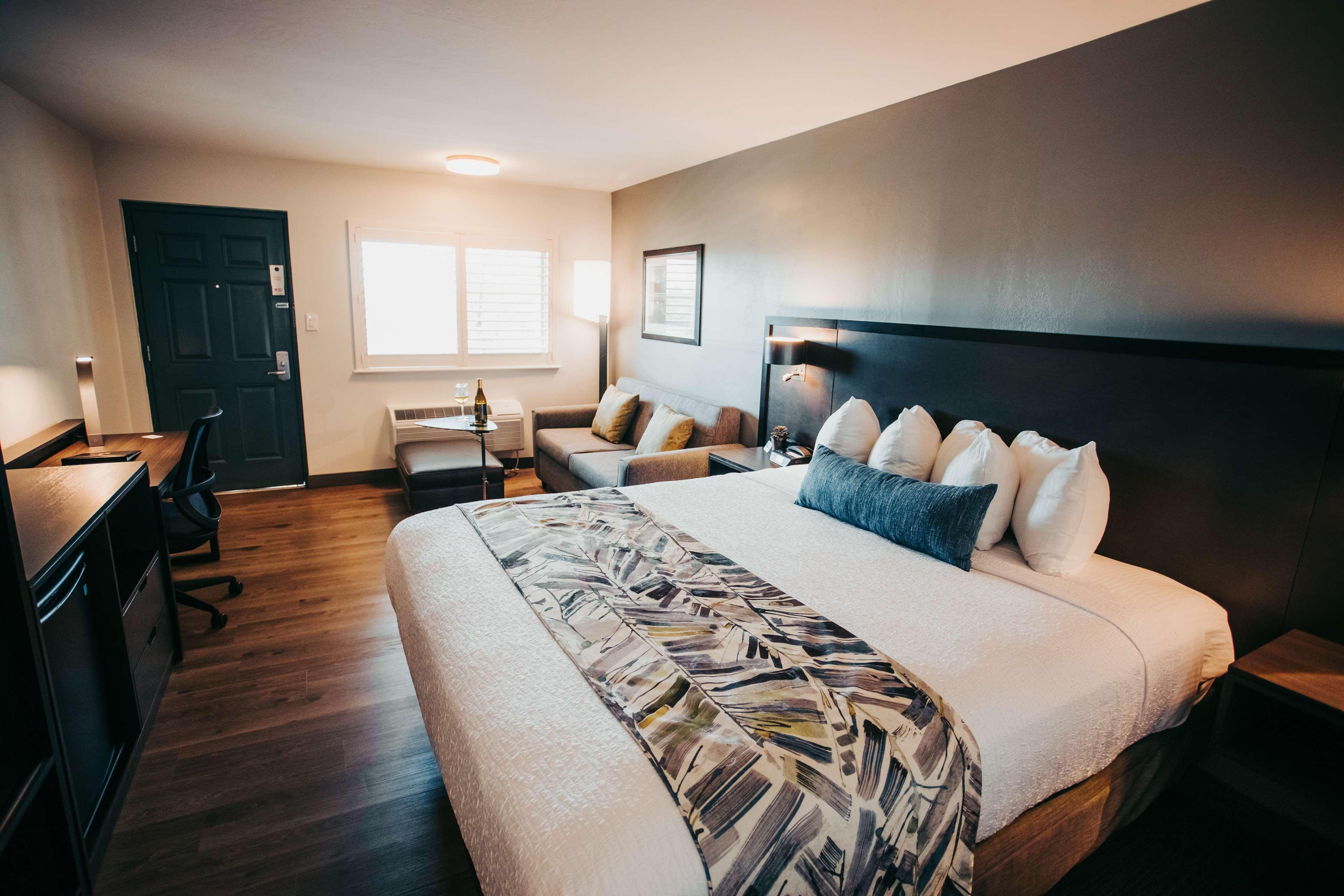 Best Western Plus Hilltop Inn Redding Exteriör bild