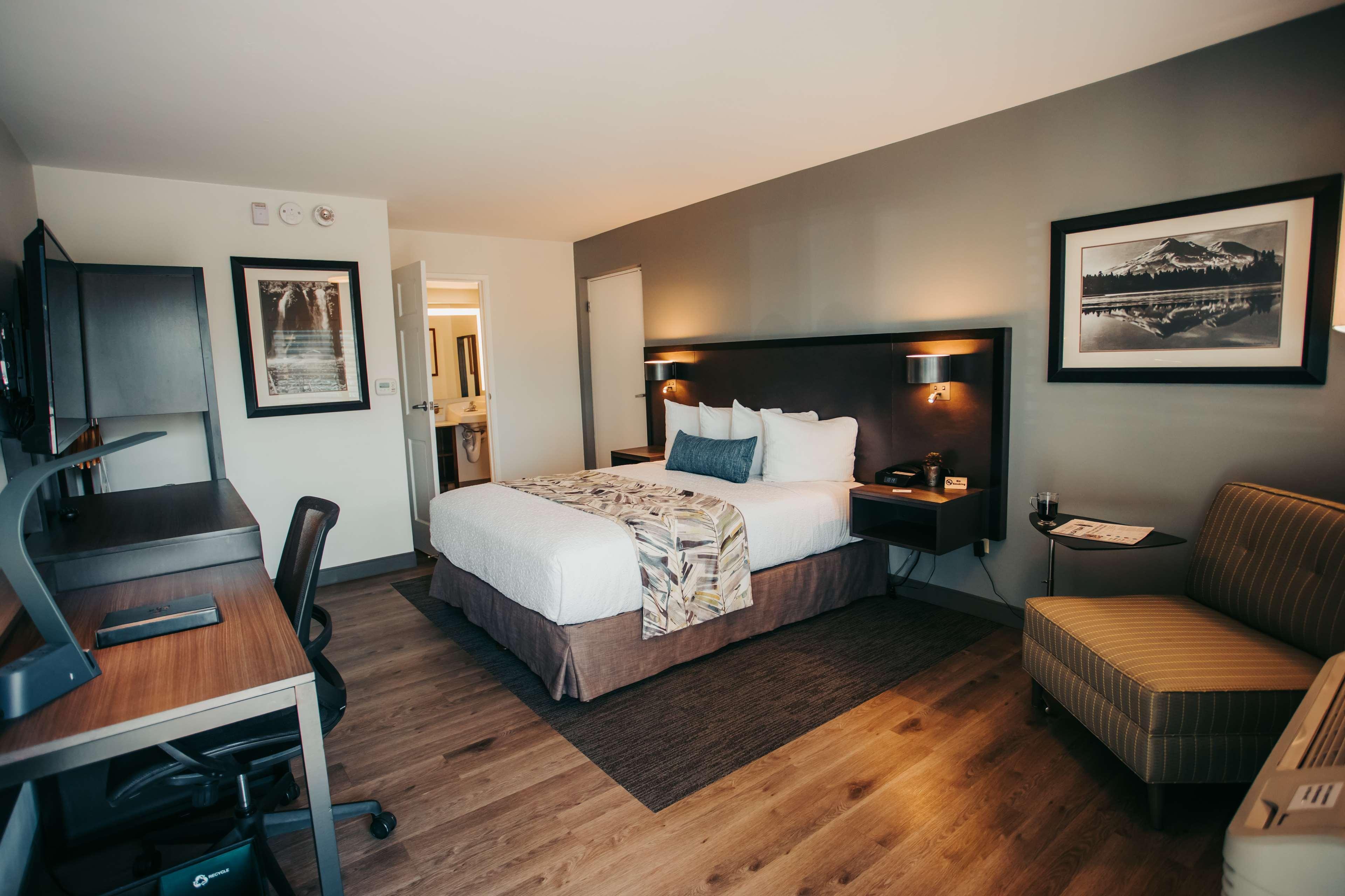 Best Western Plus Hilltop Inn Redding Exteriör bild
