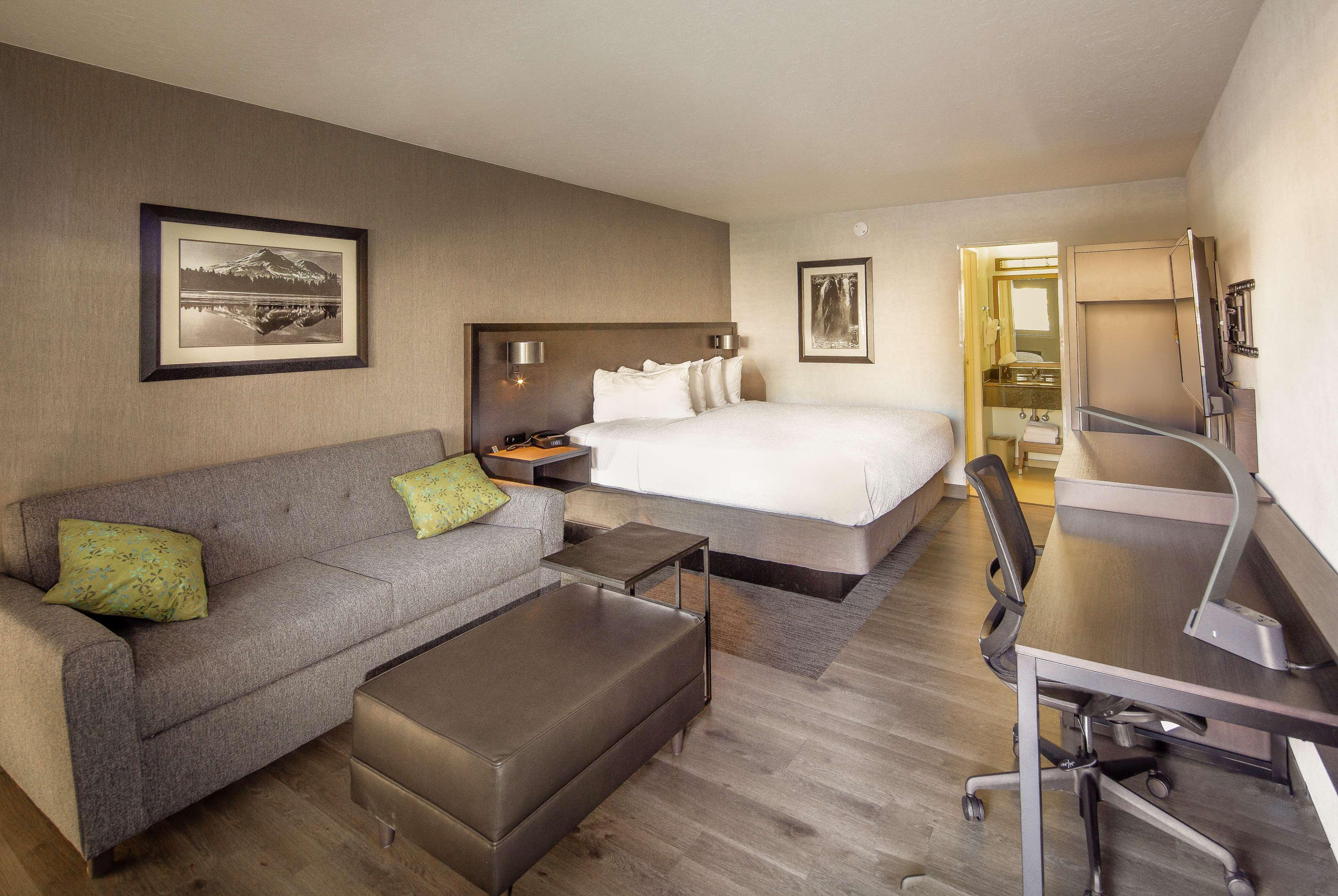 Best Western Plus Hilltop Inn Redding Exteriör bild