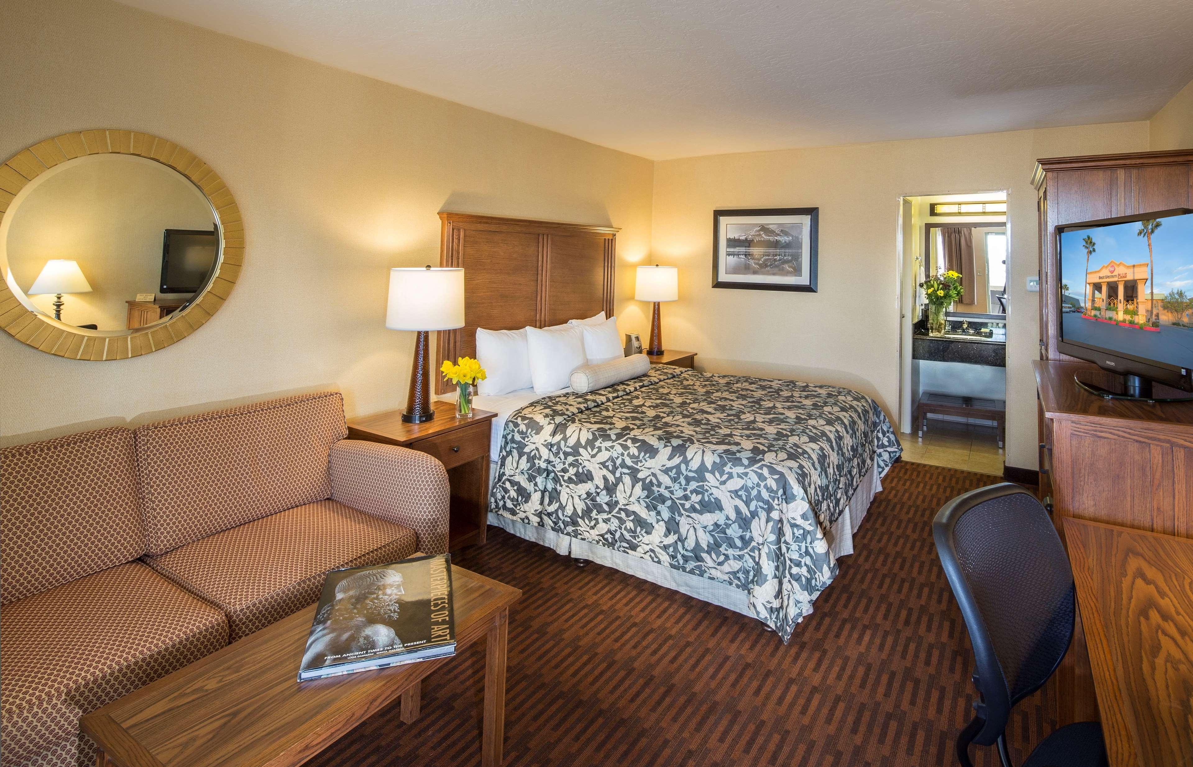 Best Western Plus Hilltop Inn Redding Exteriör bild