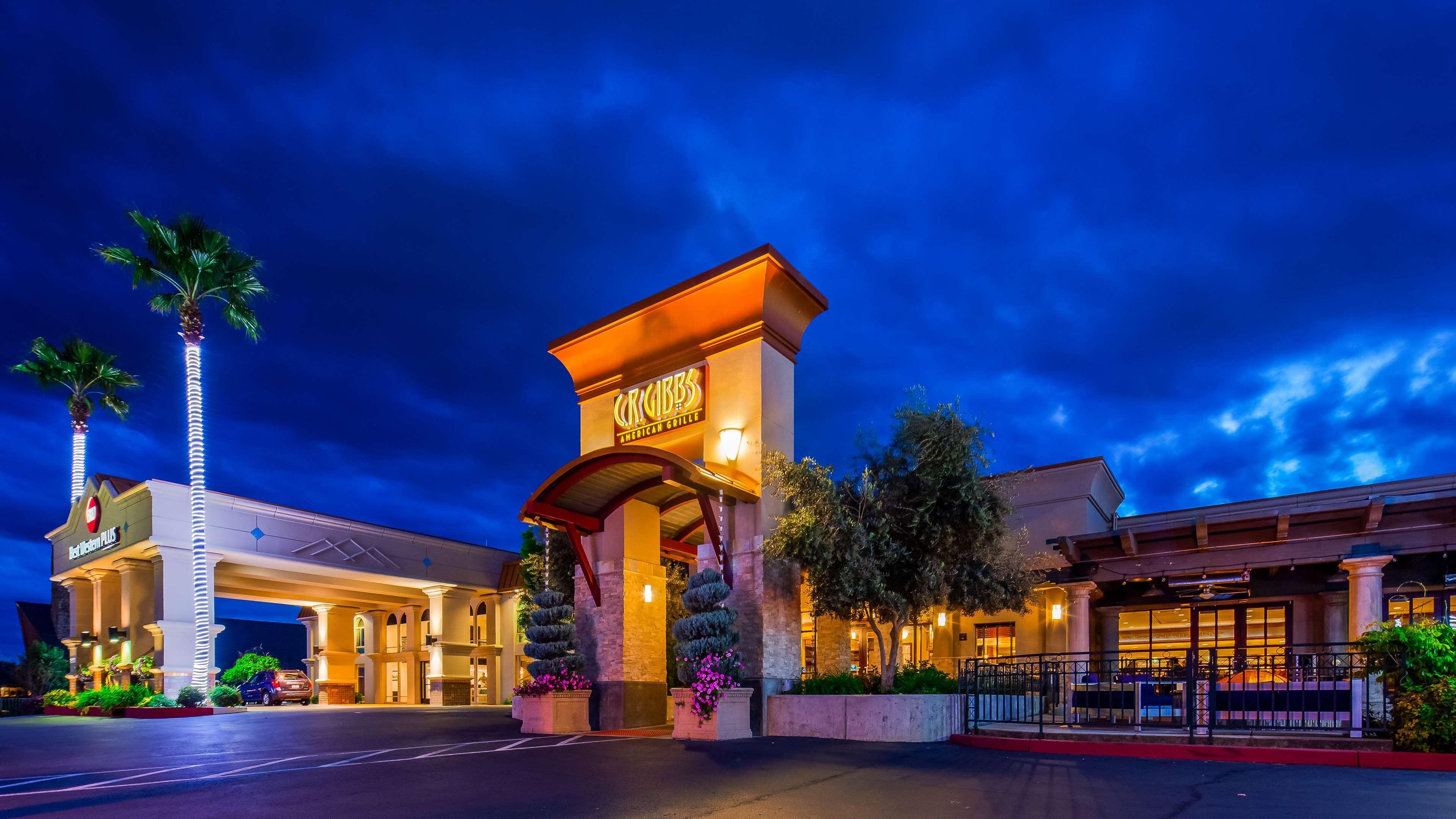 Best Western Plus Hilltop Inn Redding Exteriör bild
