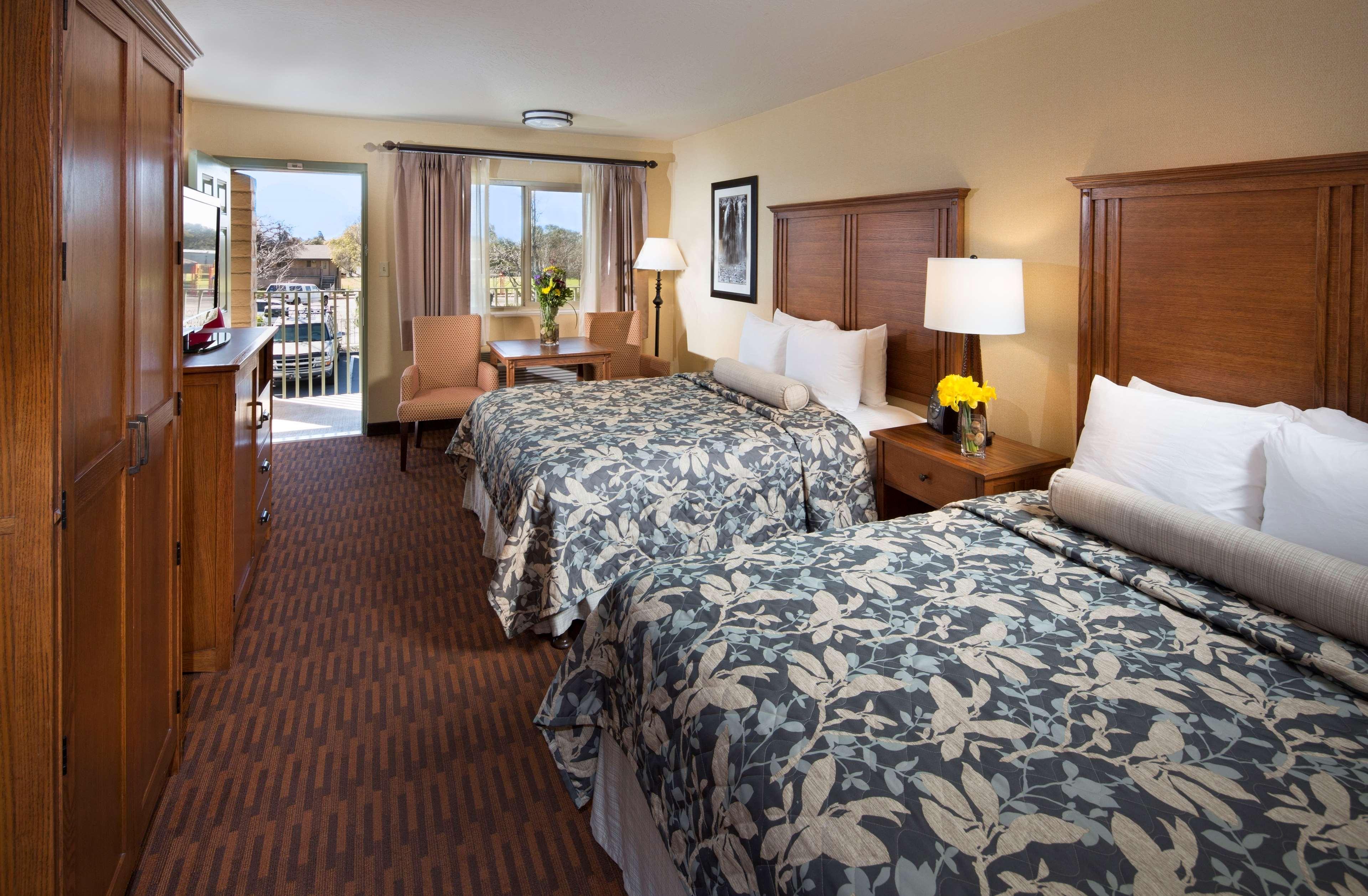 Best Western Plus Hilltop Inn Redding Exteriör bild
