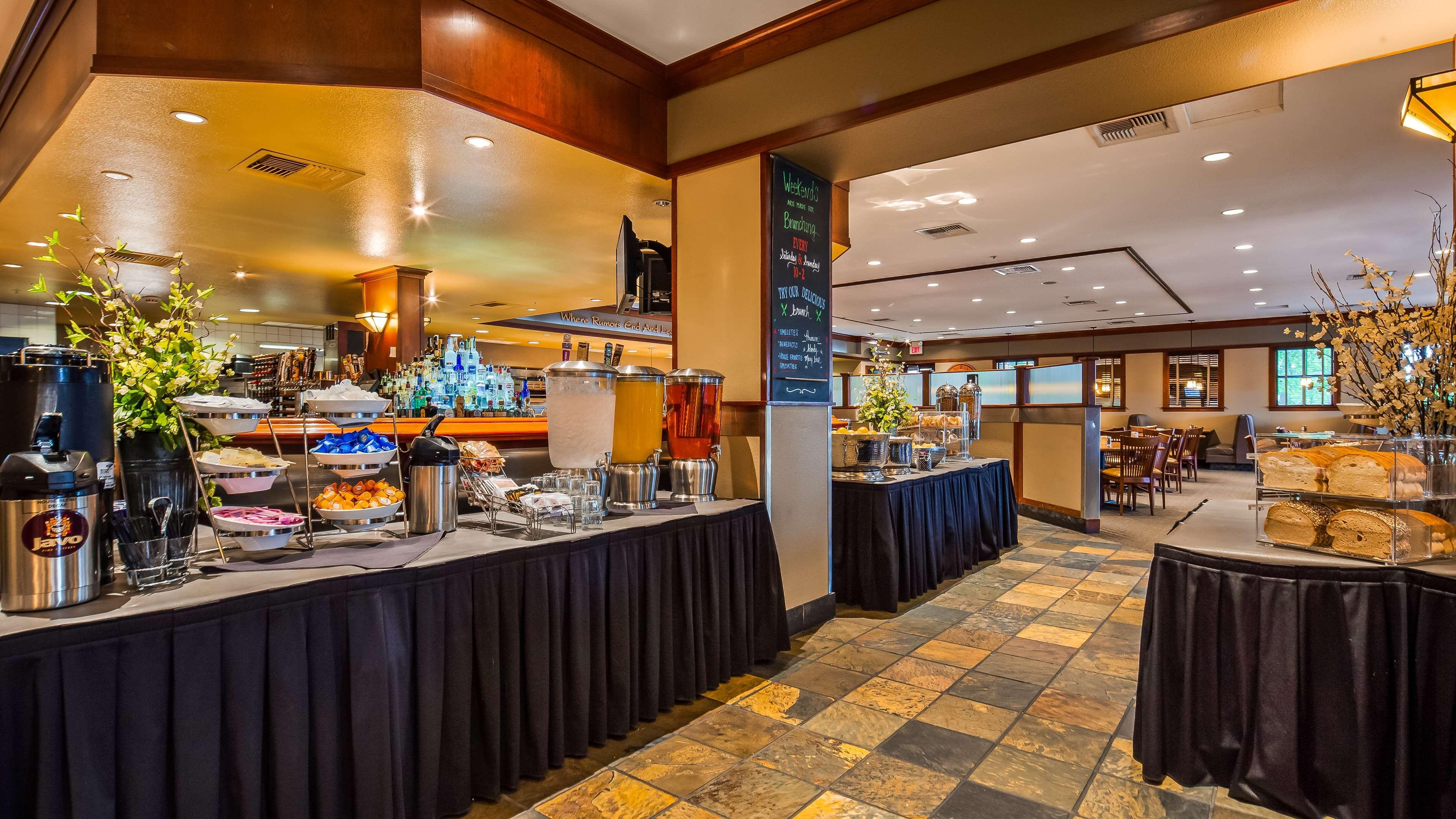 Best Western Plus Hilltop Inn Redding Exteriör bild