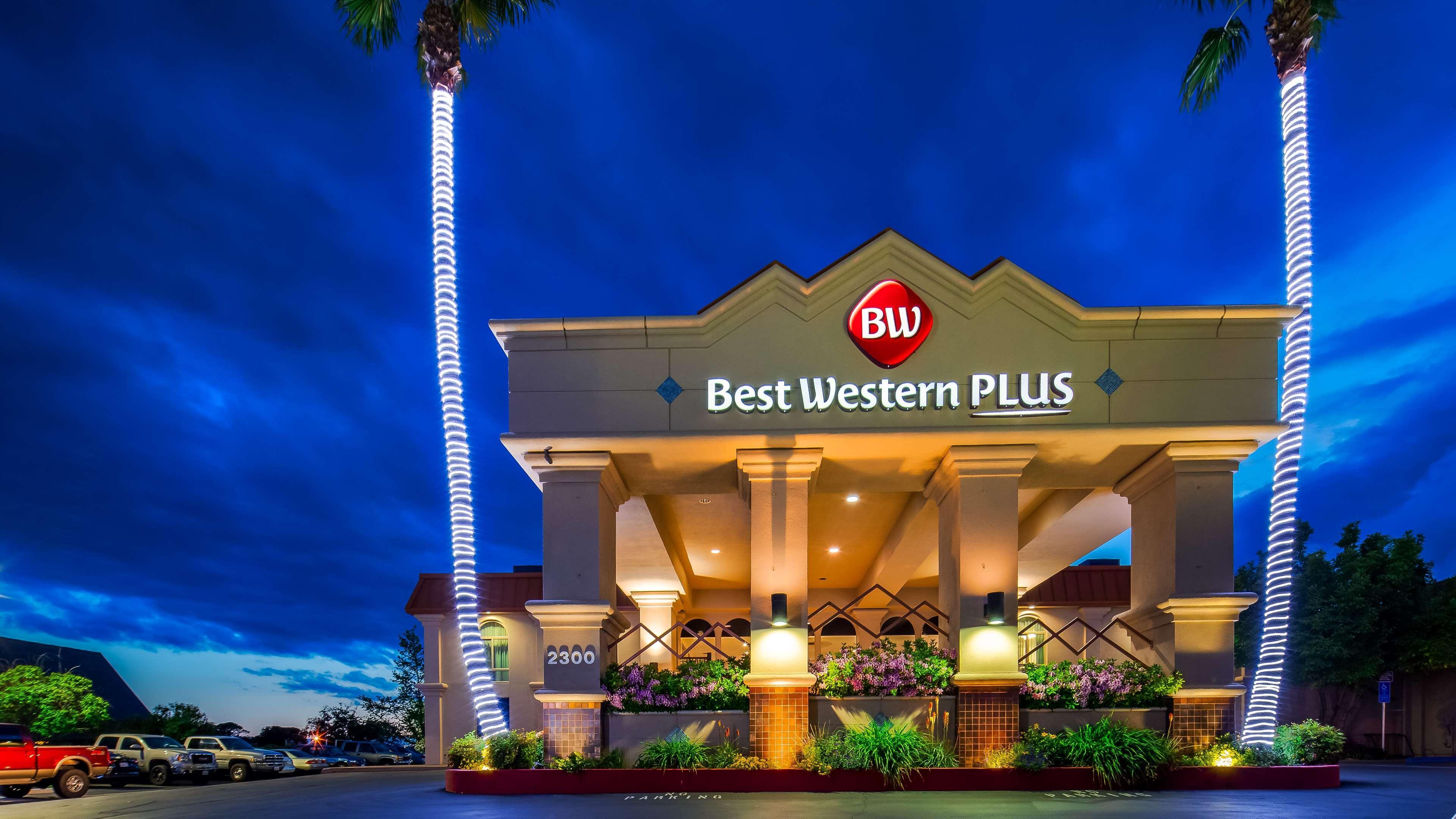 Best Western Plus Hilltop Inn Redding Exteriör bild